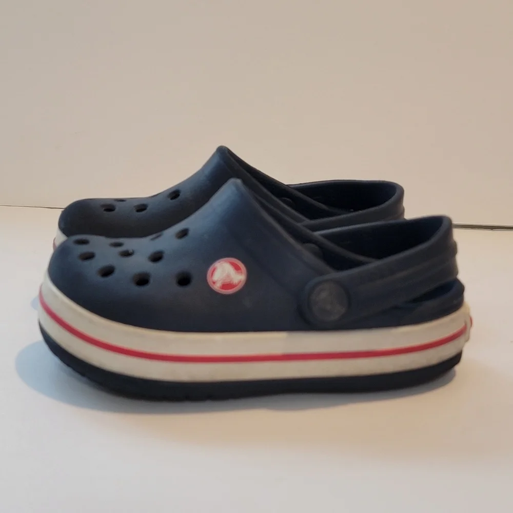 Crocs kids 6 Red white blue crocs kids slides shoes water shoes size 6 C6